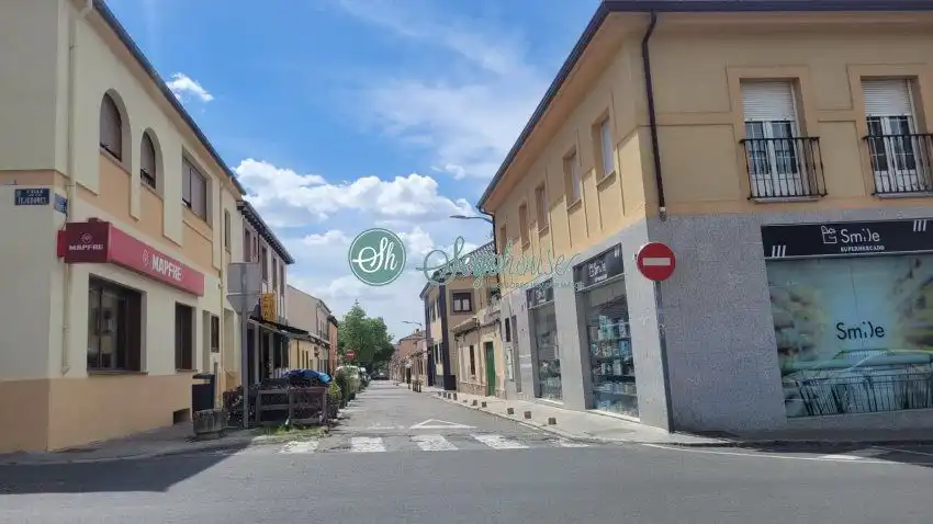 Vista exterior de Casa o xalet en venda en Segovia amb Calefacció, Parquet i Terrassa