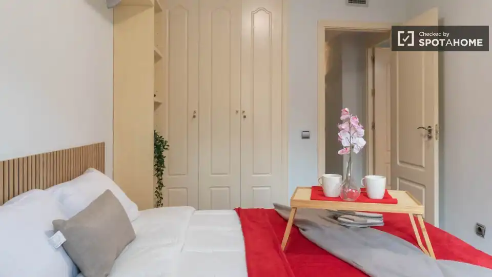 Habitación de Piso de alquiler en Madrid con Aire acondicionado, Calefacción y Amueblado
