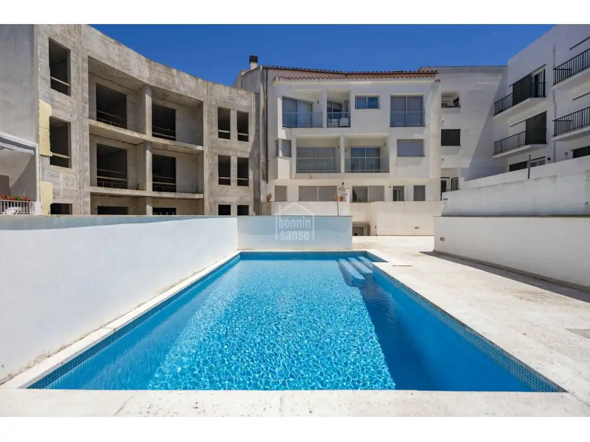 Piscina de Apartament en venda en Es Mercadal amb Calefacció, Terrassa i Piscina