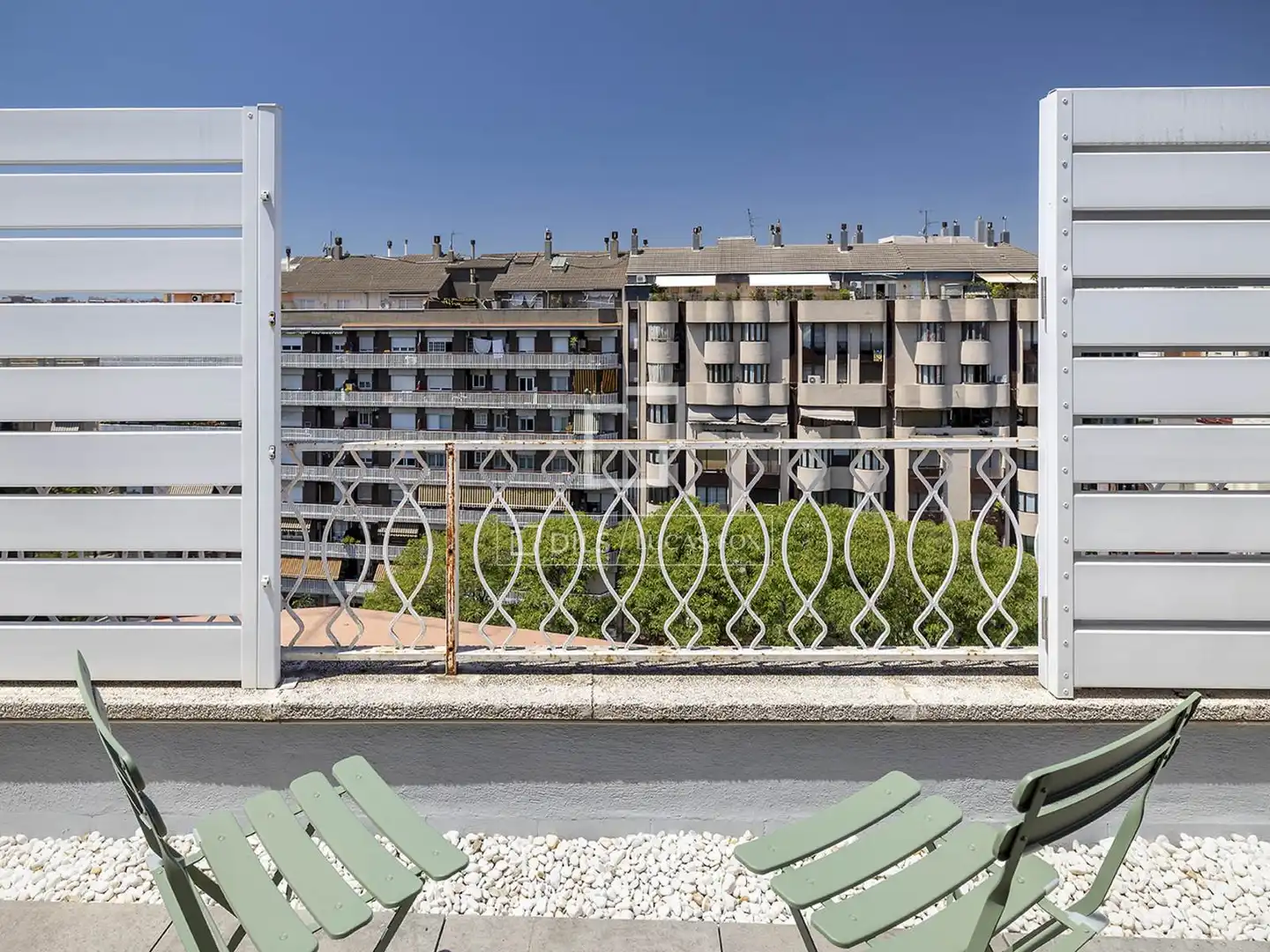 Terrasse von Dachboden zur Miete in Barcelona mit Klimaanlage, Terrasse und Möbliert