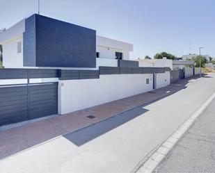 Vista exterior de Casa o xalet en venda en Las Gabias amb Aire condicionat, Calefacció i Terrassa