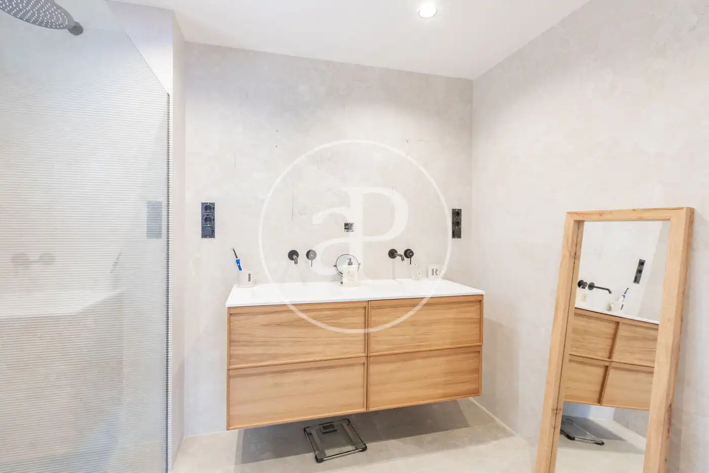 Baño de Casa adosada de alquiler en Las Rozas de Madrid con Aire acondicionado, Calefacción y Jardín privado