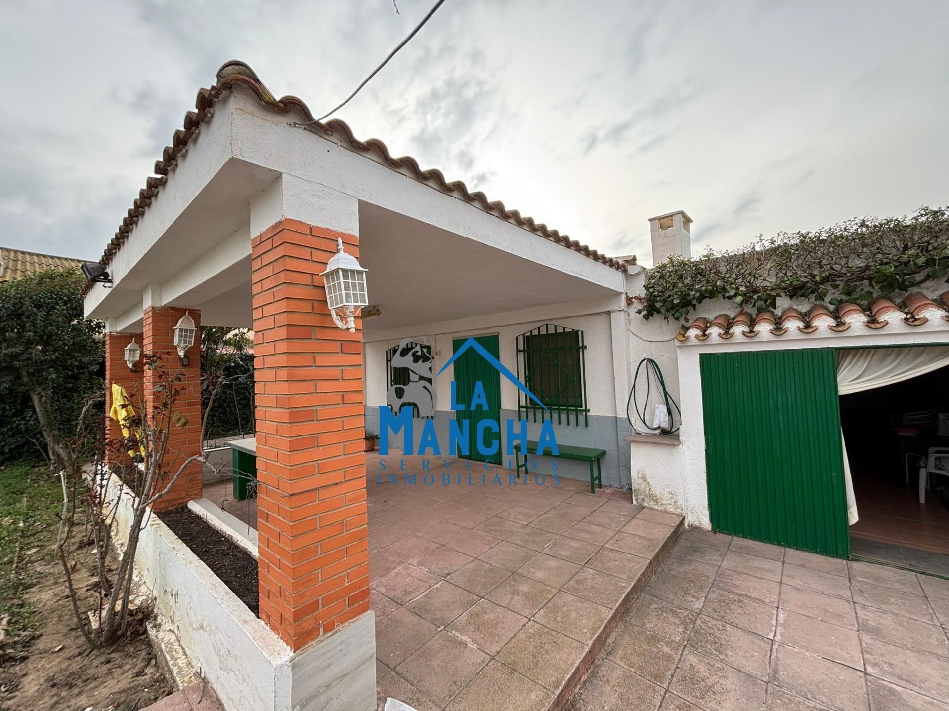 Exterior view of House or chalet for sale in  Albacete Capital  with Private garden, Terrace and Storage room