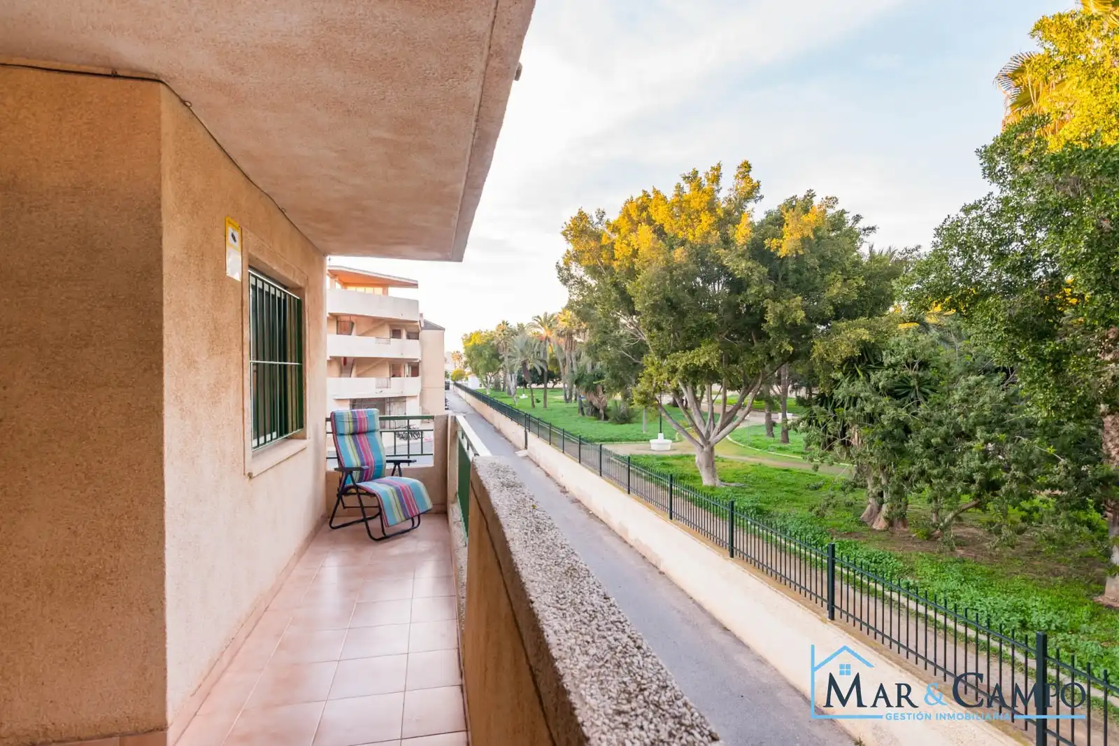 Vista exterior de Apartament en venda en Los Alcázares amb Terrassa, Moblat i Balcó