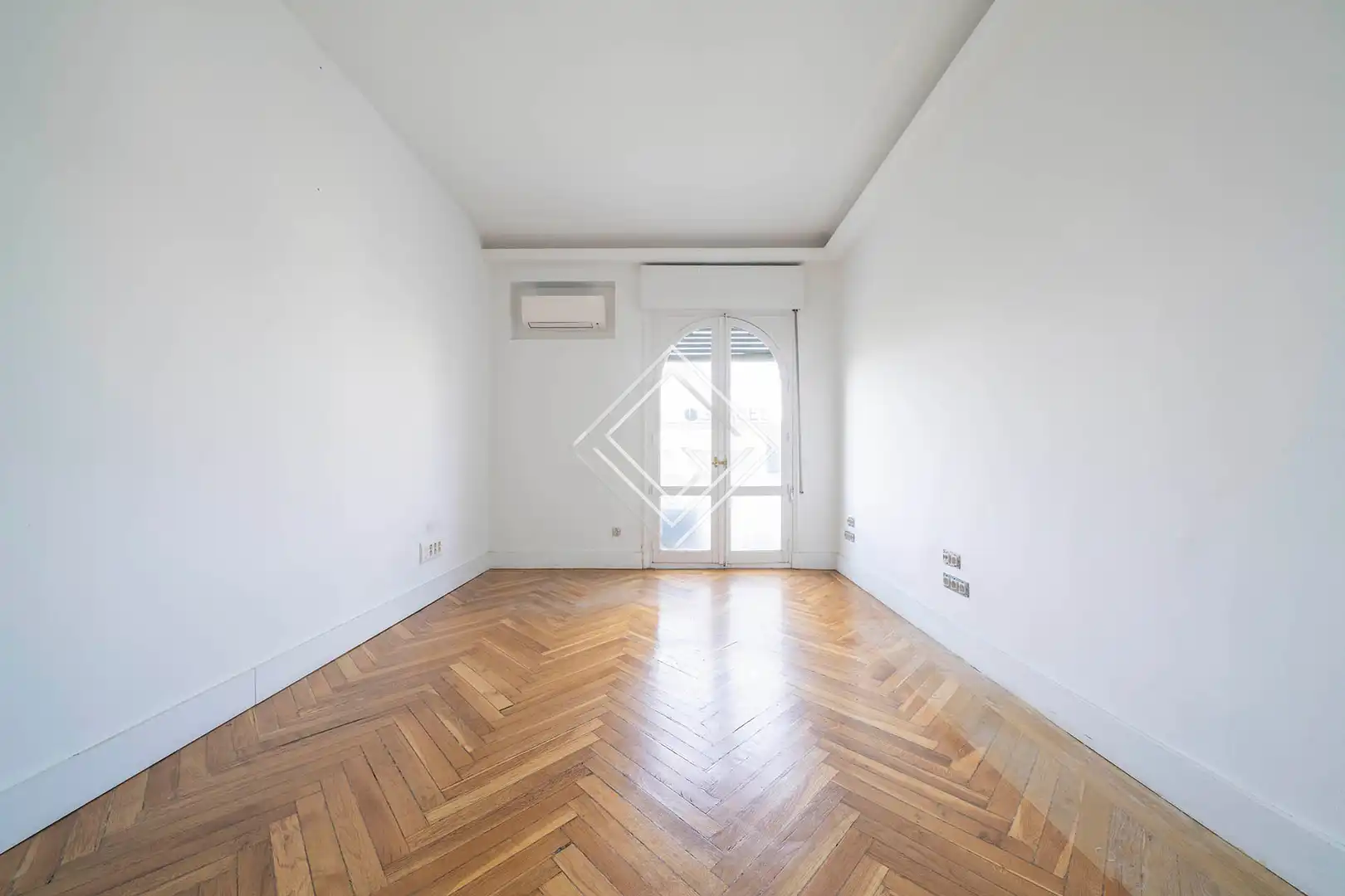 Bedroom of Office for sale in Madrid