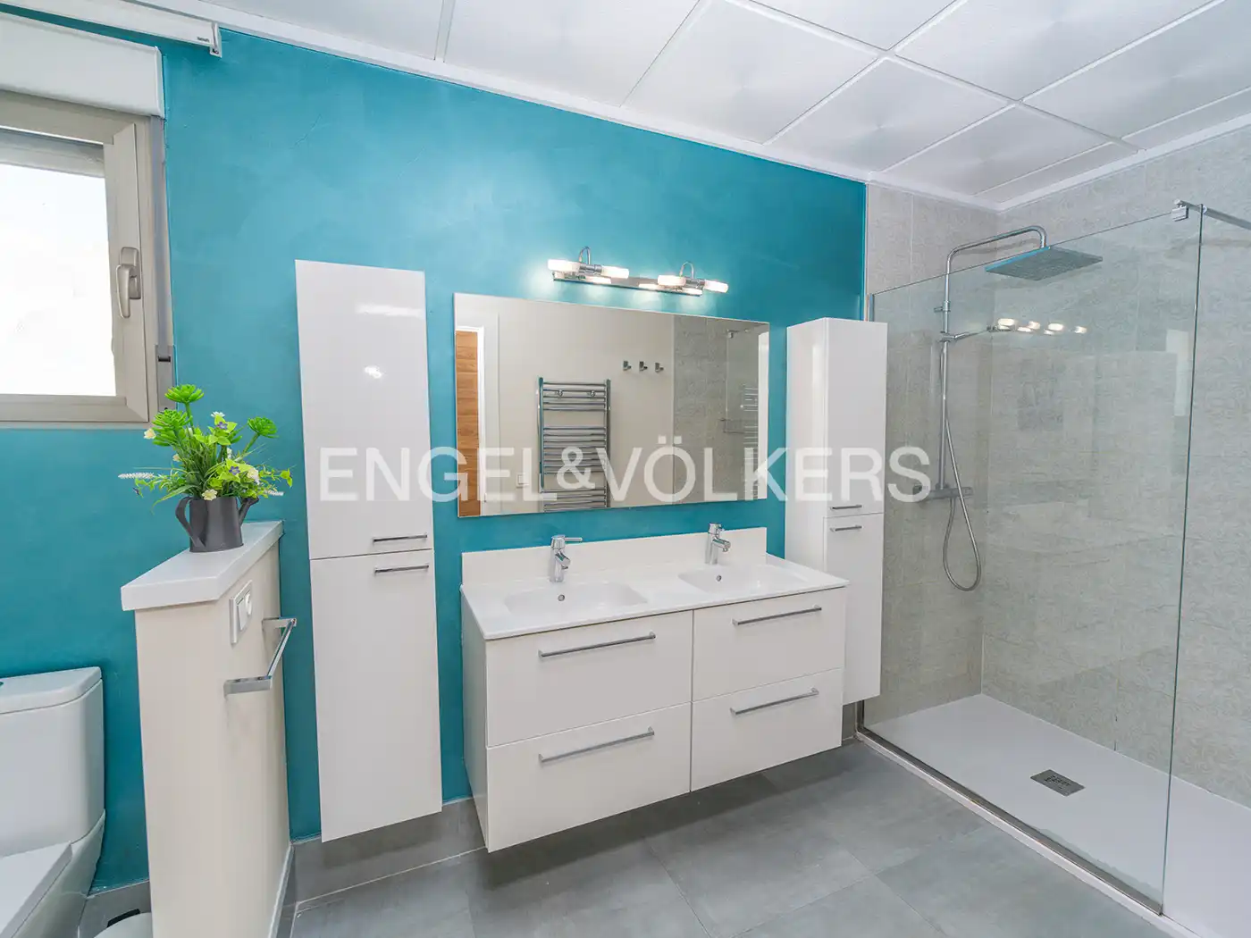 Baño de Casa o chalet en venta en Santa Pola con Aire acondicionado, Calefacción y Jardín privado