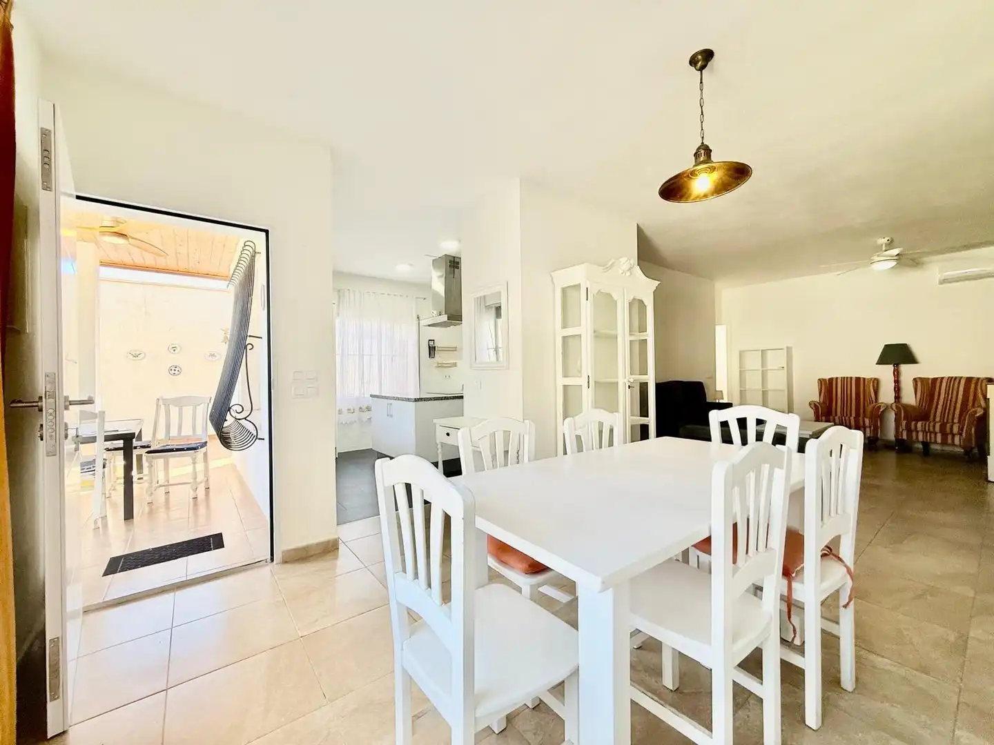 Menjador de Casa o xalet en venda en Orihuela amb Aire condicionat, Jardí privat i Terrassa