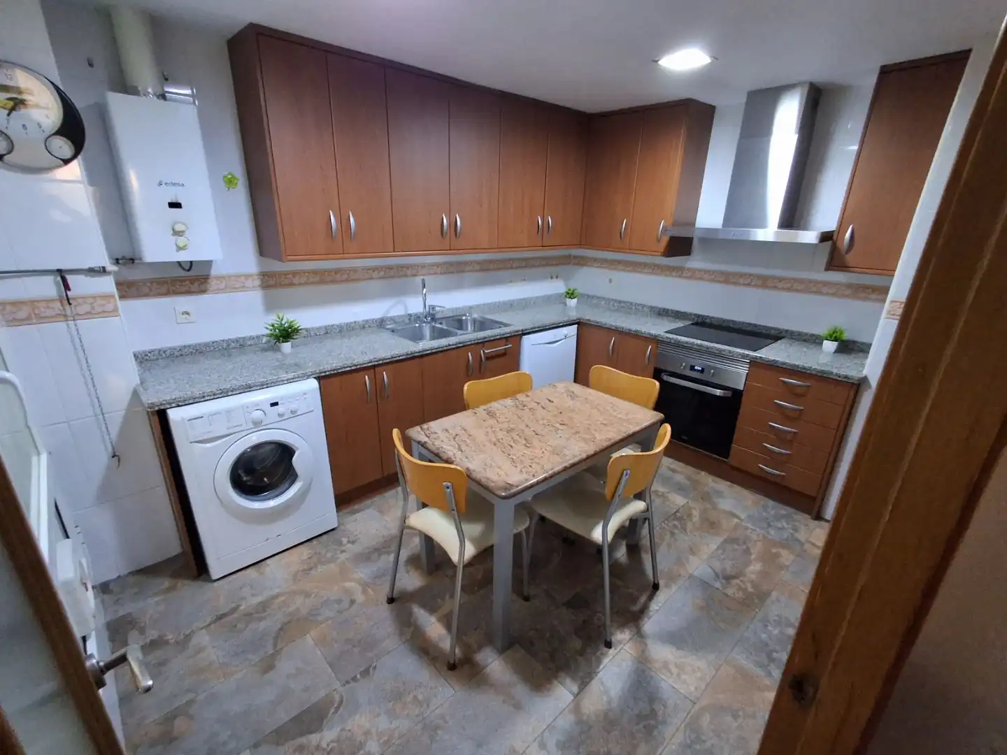 Reihenhaus mit Pool zum Verkauf in Carrer América 49, imagen 12