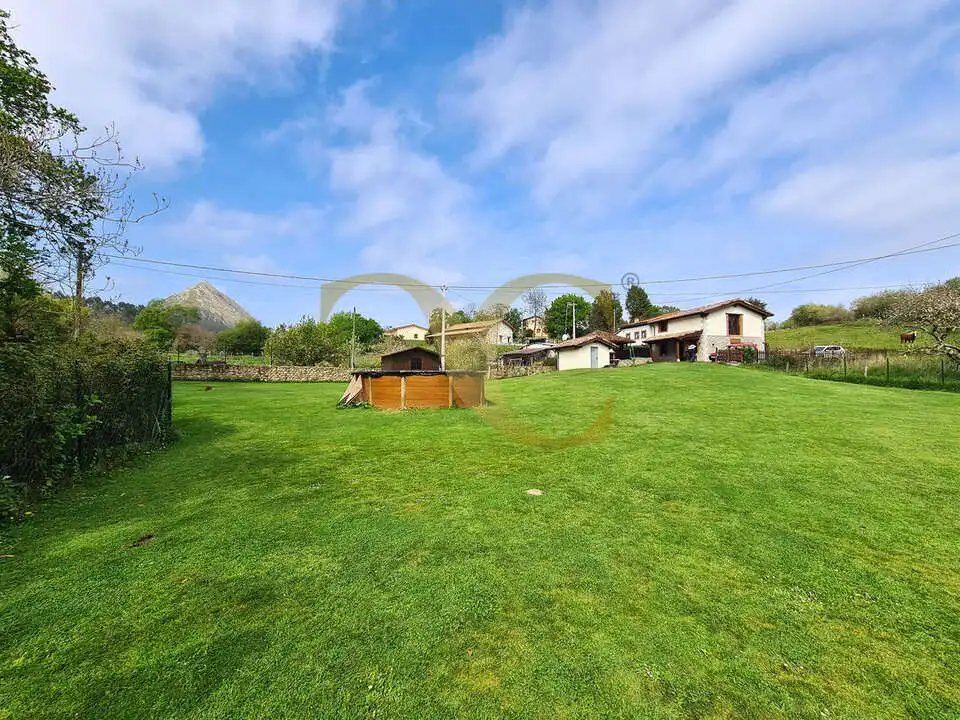 Casa o chalet en venta en Ribadesella con Calefacción, Jardín privado y Trastero