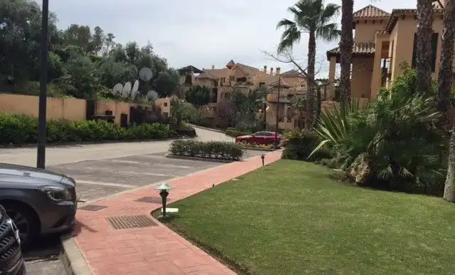 Vista exterior de Apartamento de alquiler en Estepona con Aire acondicionado, Calefacción y Jardín privado