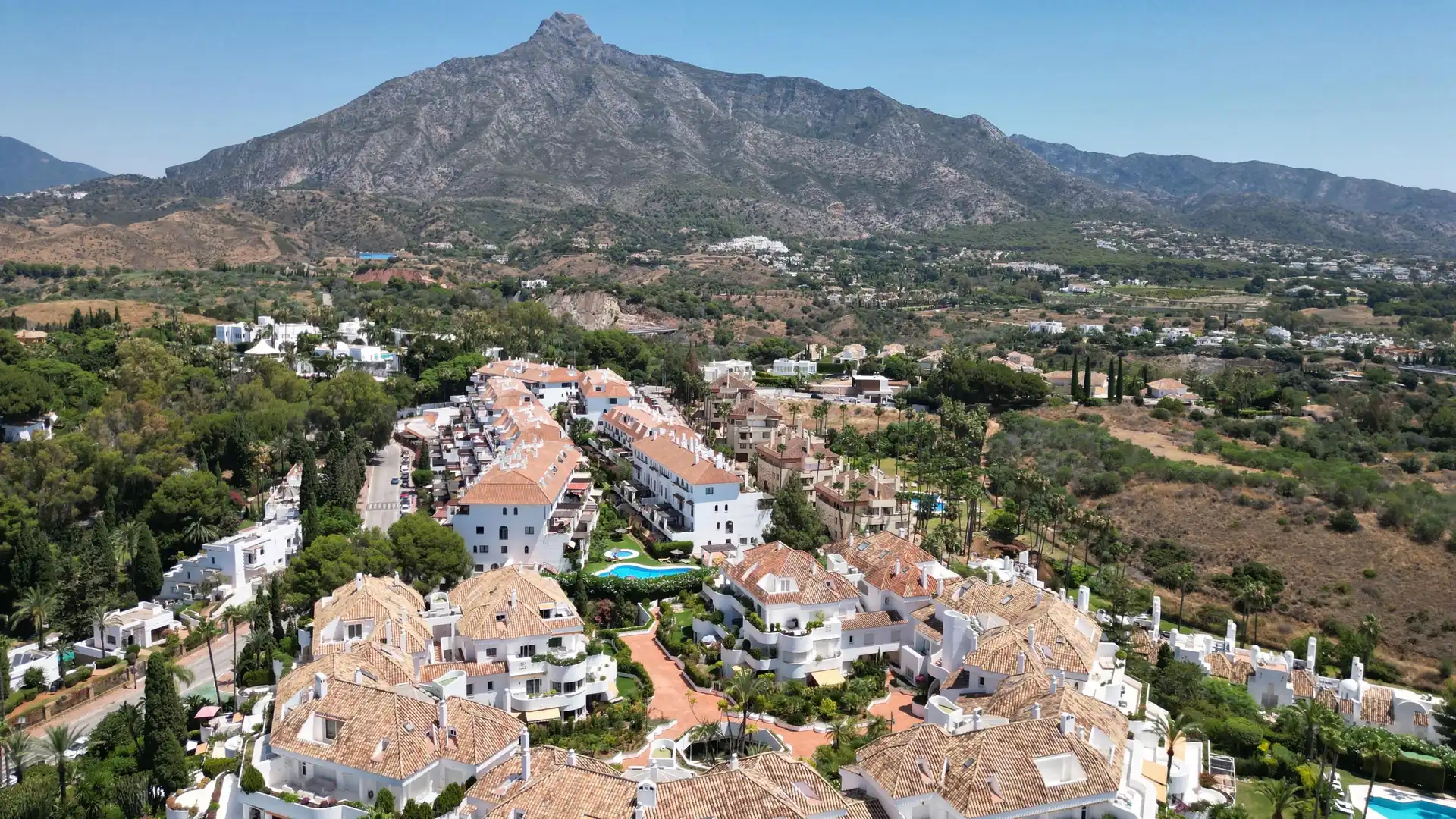Exterior view of Attic for sale in Marbella  with Private garden, Terrace and Alarm