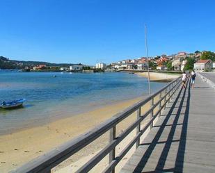 Vista exterior de Casa o xalet en venda en Cangas  amb Terrassa