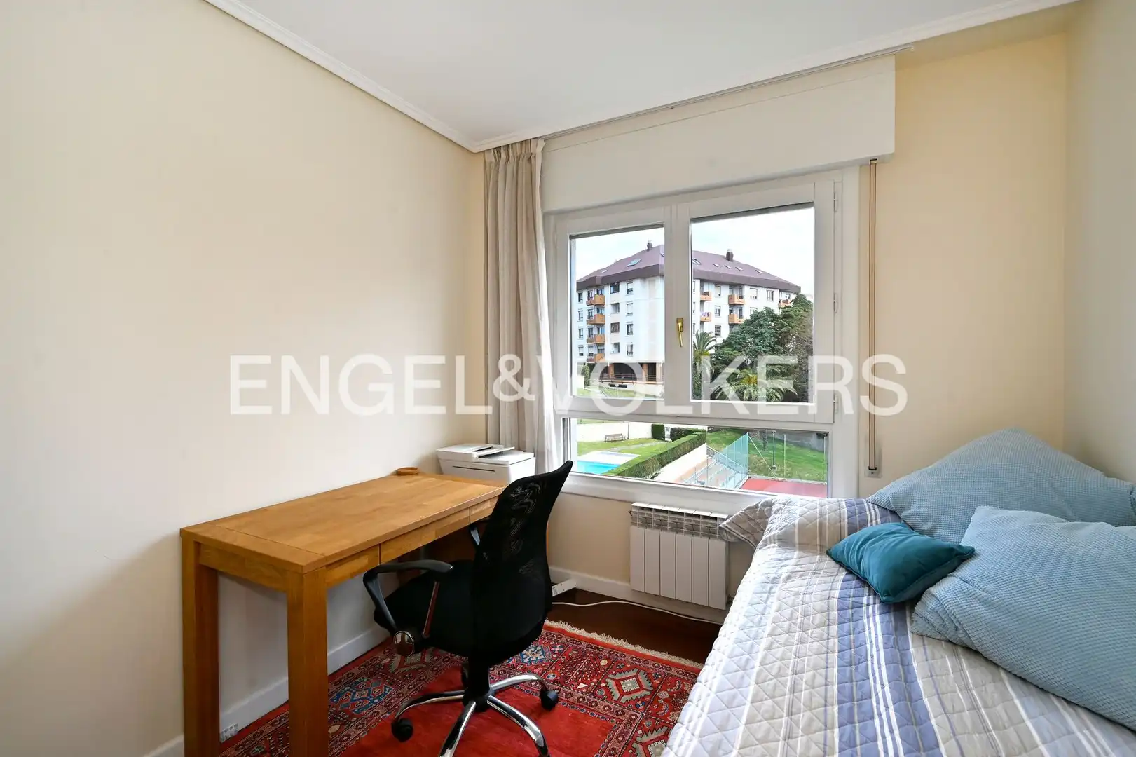 Schlafzimmer von Wohnung zum Verkauf in Santander mit Heizung, Privatgarten und Abstellraum