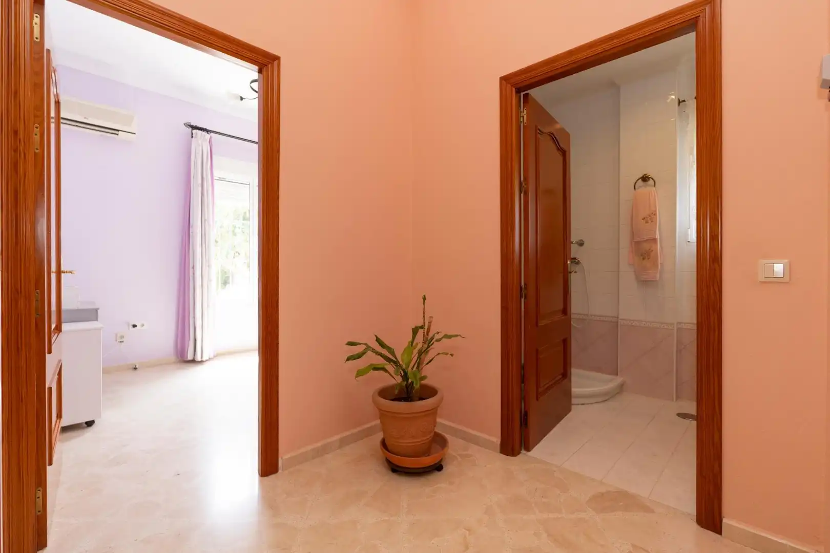 Casa o xalet en venda en Sanlúcar la Mayor amb Jardí privat, Traster i Piscina