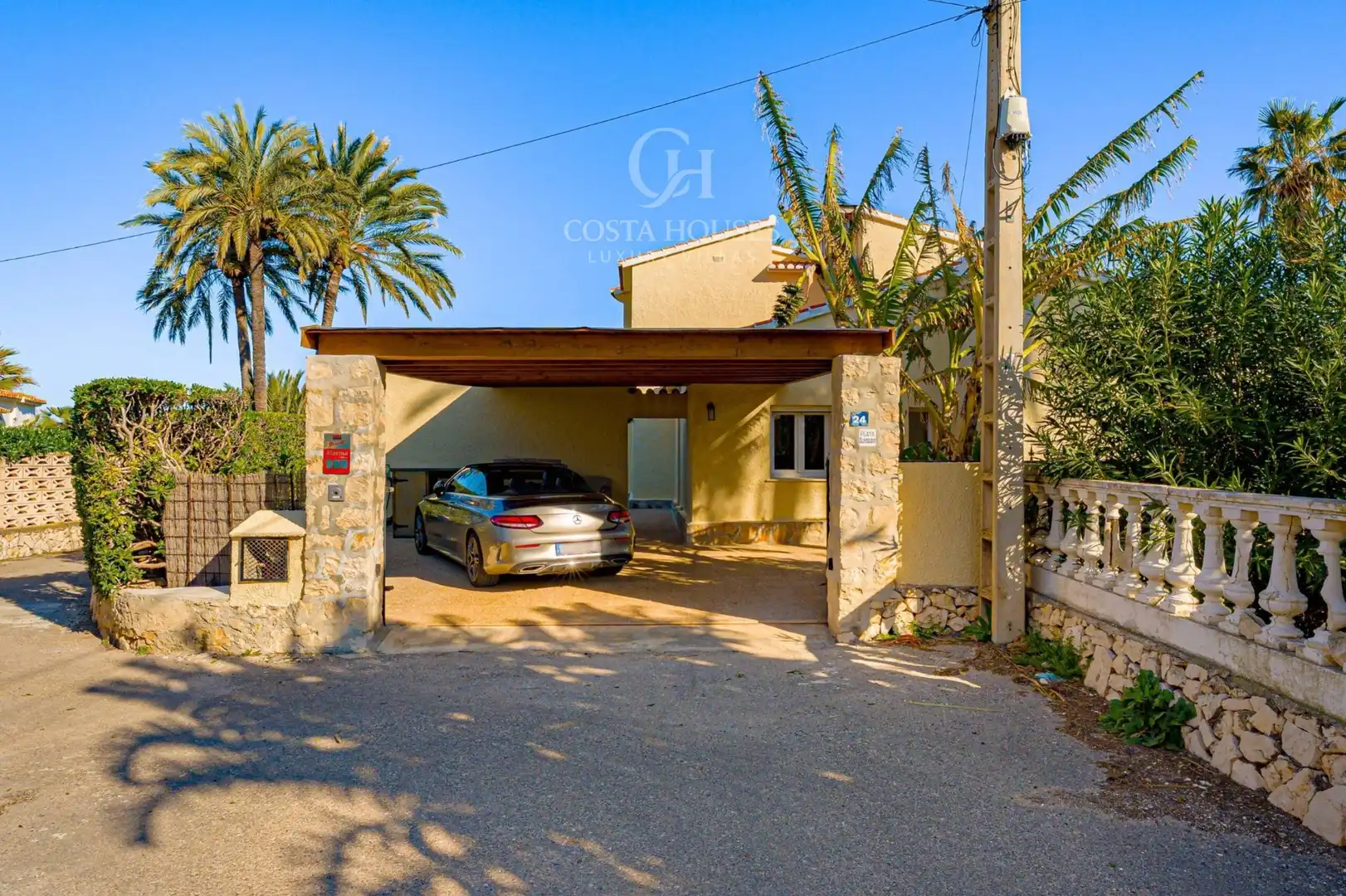 Vista exterior de Casa o xalet en venda en Els Poblets amb Aire condicionat, Calefacció i Jardí privat