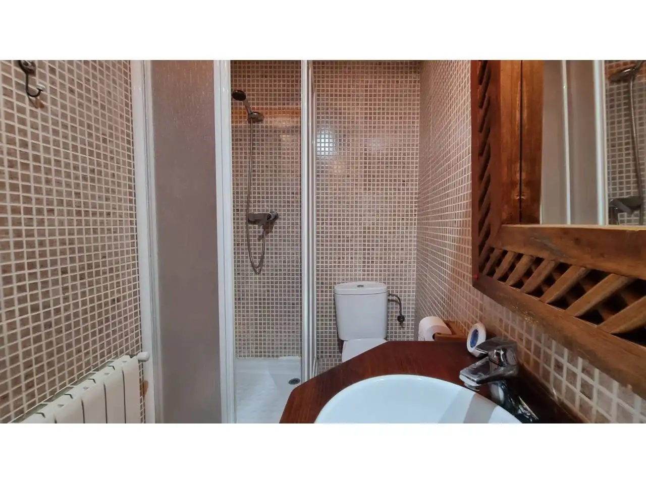 Bany de Finca rústica en venda en Alpens, Barcelona