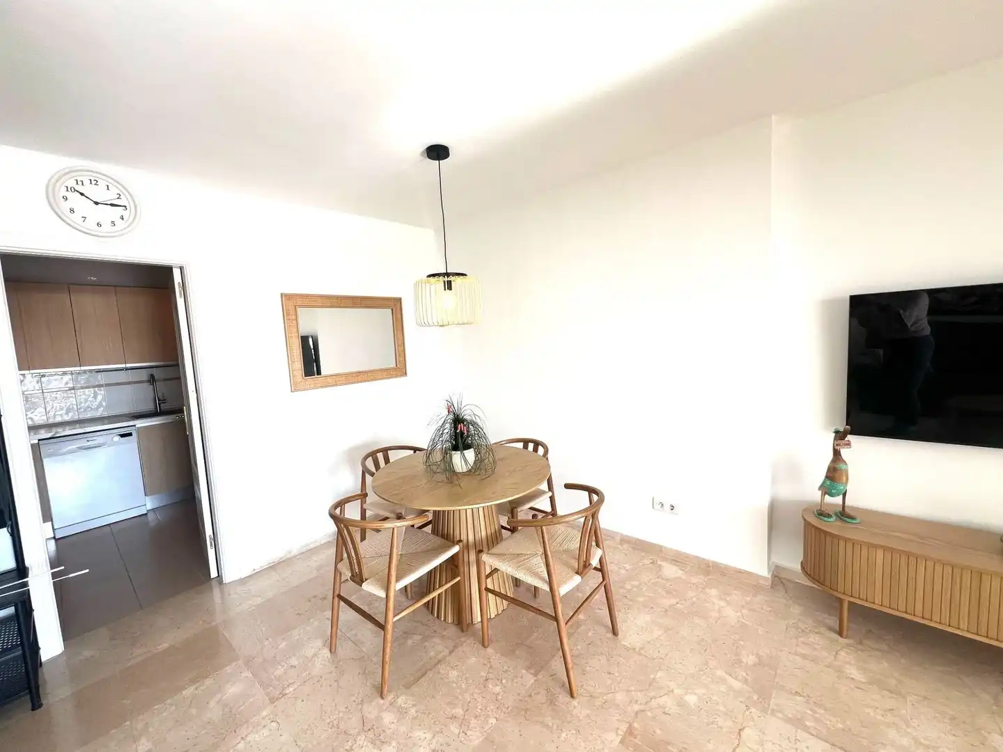 Menjador de Apartament en venda en Mijas amb Aire condicionat, Terrassa i Piscina