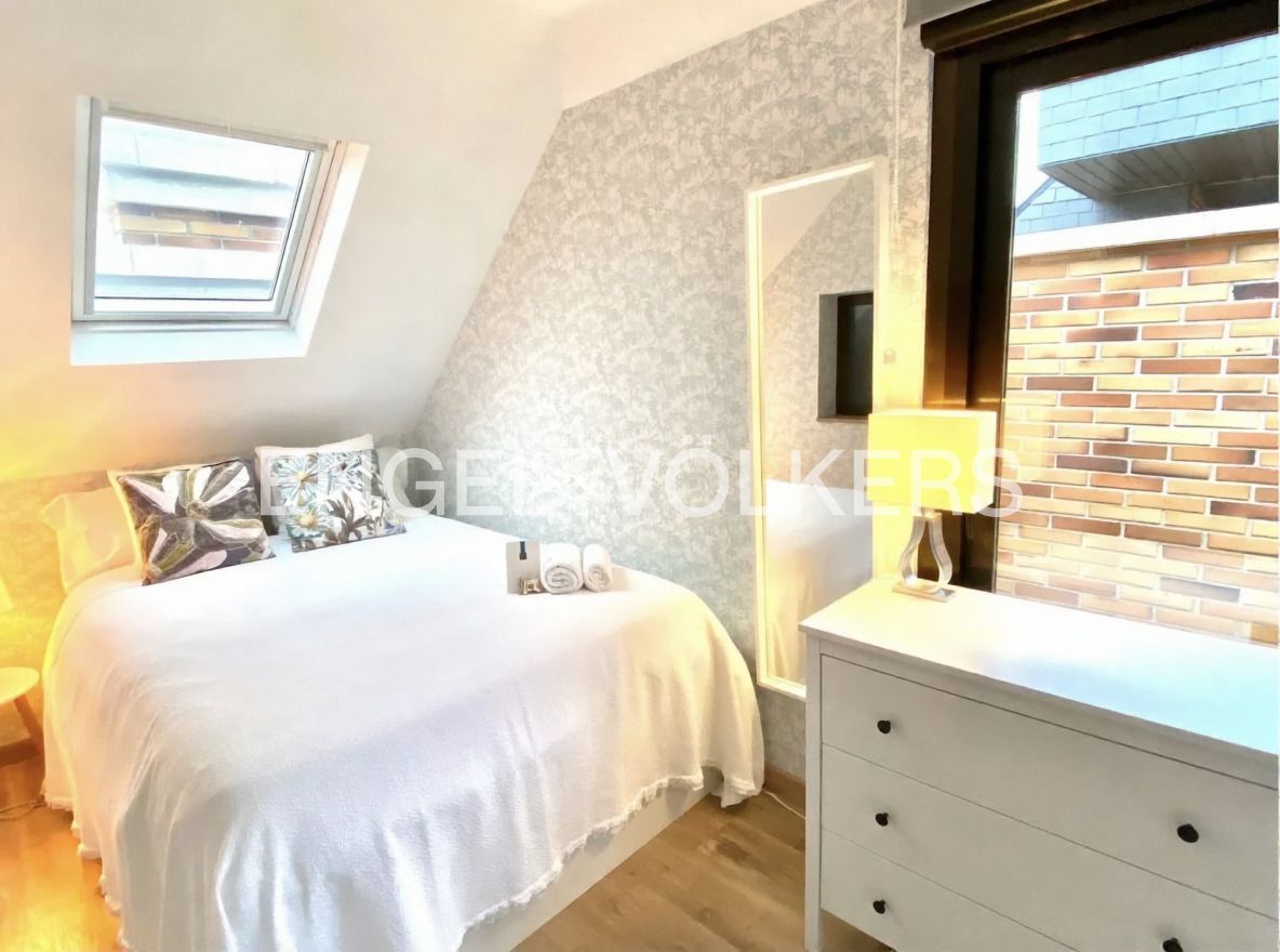 Bedroom of Duplex to rent in Majadahonda  with Air Conditioner, Heating and Parquet flooring