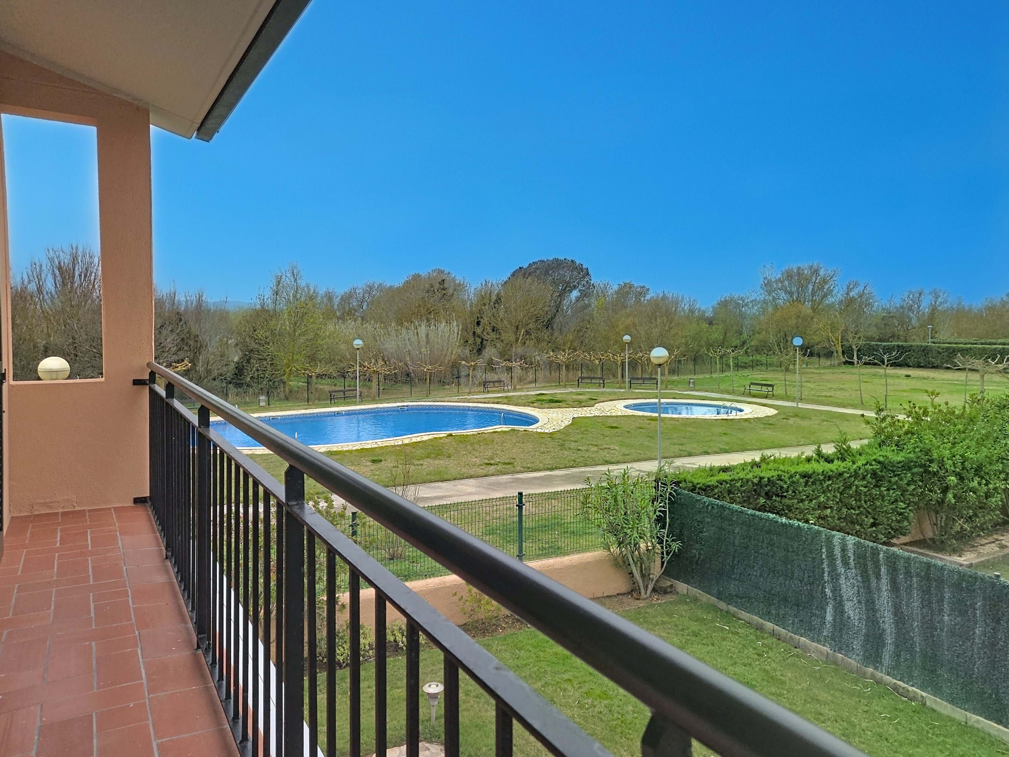 Piscina de Casa adosada en venta en L'Estartit con Calefacción y Piscina