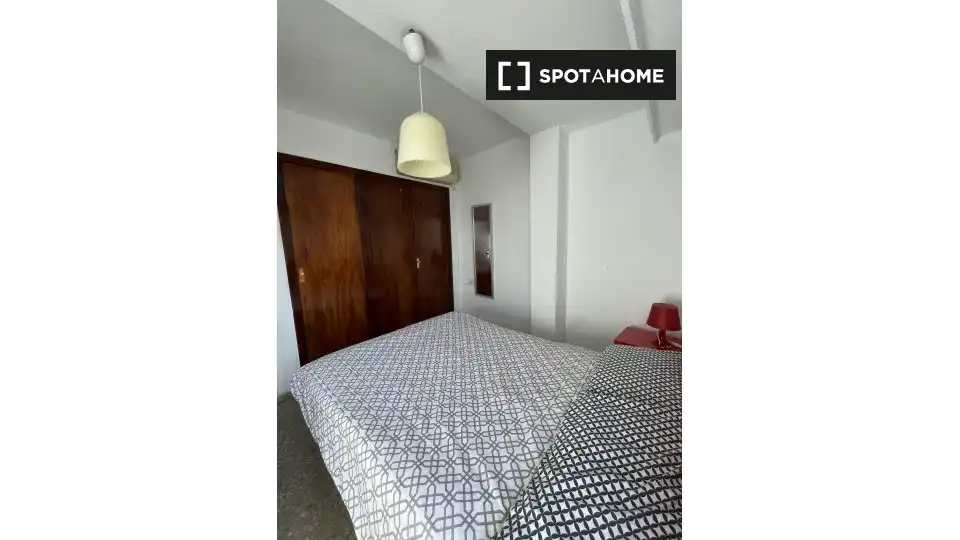 Bedroom of Flat for rent in Valencia  with Air Conditioner, Heating and Furnished