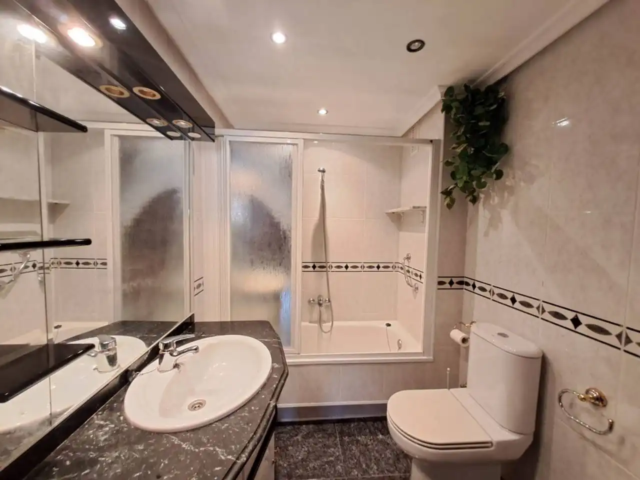 Bathroom of Flat for sale in Burgos  with Heating and Terrace