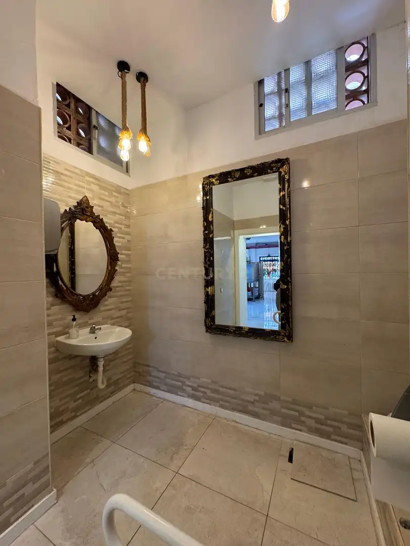 Baño de Local en traspaso en Fuengirola con Aire acondicionado