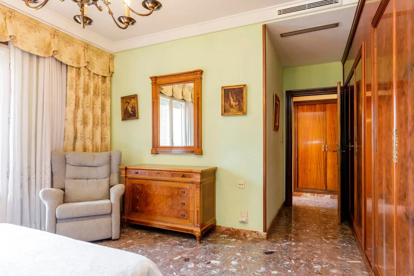 Bedroom of Flat for sale in Zaragoza  with Air Conditioner, Terrace and Storage room