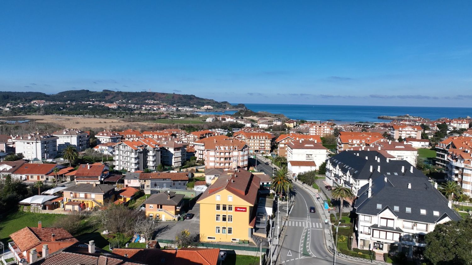 Exterior view of Flat for sale in Noja  with Heating, Terrace and Community pool