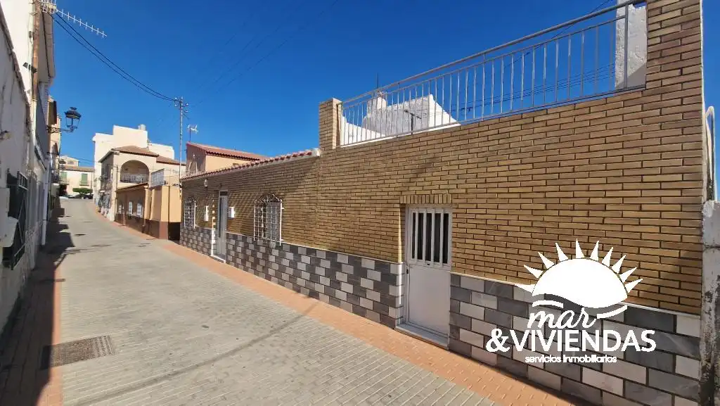 Vista exterior de Casa o xalet en venda en Antas amb Calefacció, Jardí privat i Terrassa