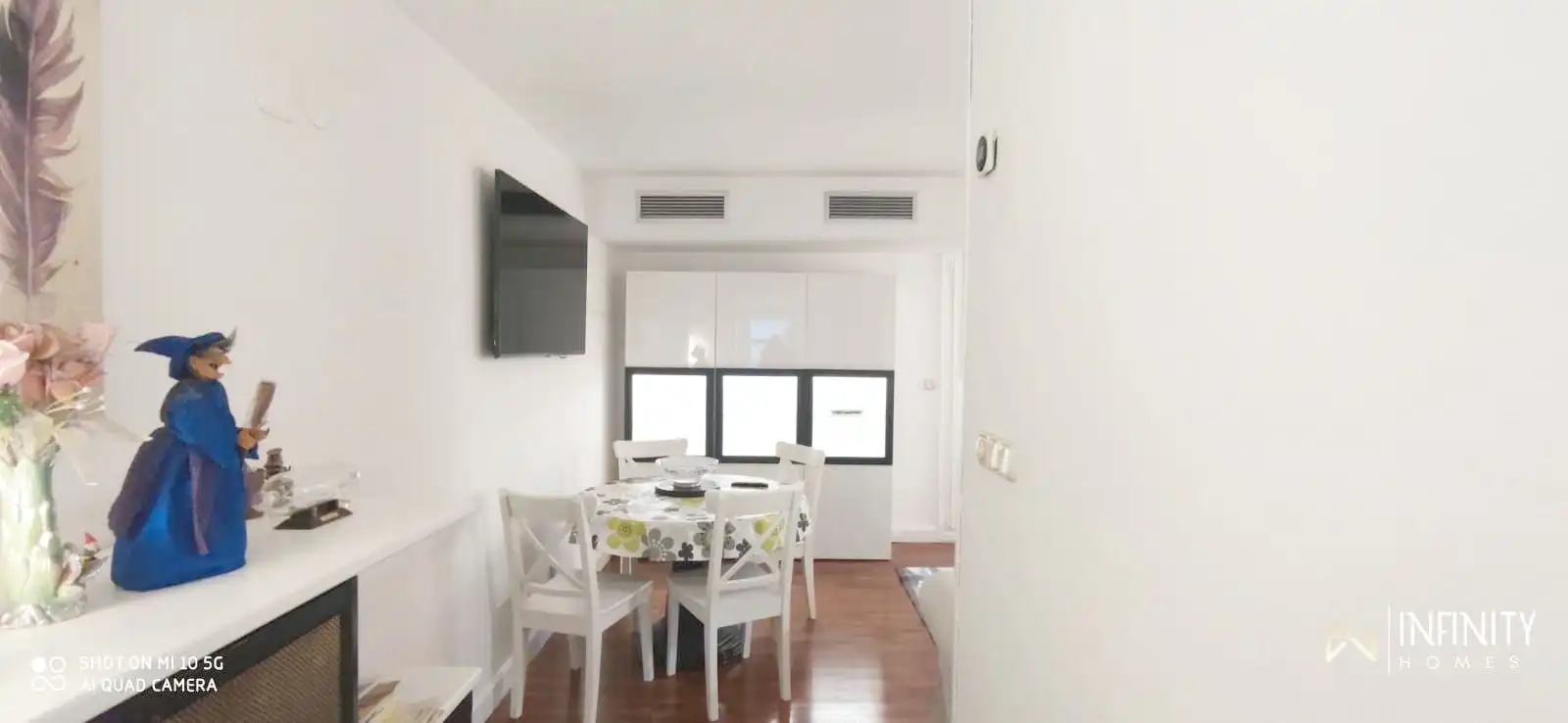 Menjador de Apartament de lloguer en Bilbao  amb Aire condicionat, Calefacció i Balcó