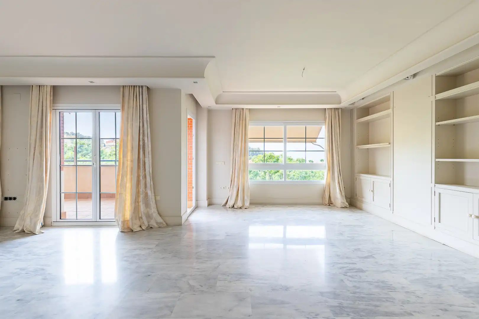 Attic for sale in Málaga  with Air Conditioner, Terrace and Swimming Pool