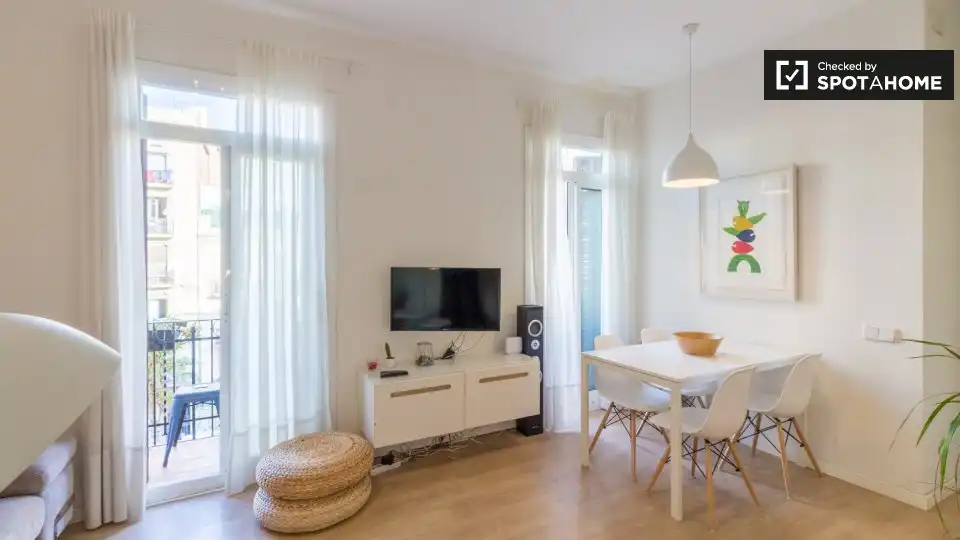 Flat for rent in Sants-Badal