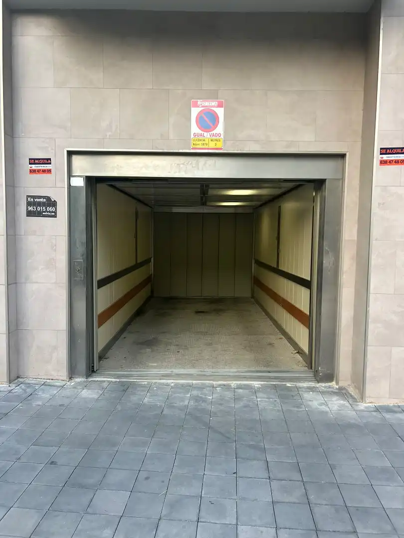 Individual con ascensor en alquiler en Ronda d'Espanya, imagen 3