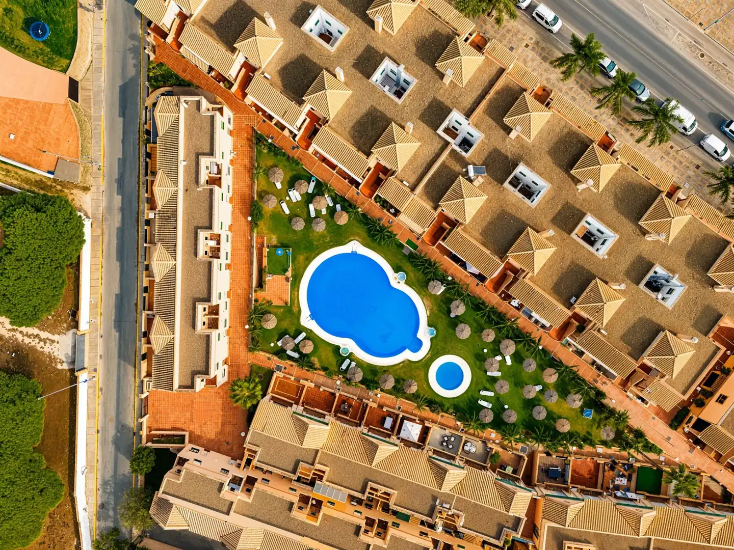 Vista exterior de Apartamento en venta en Chiclana de la Frontera con Aire acondicionado, Jardín privado y Terraza
