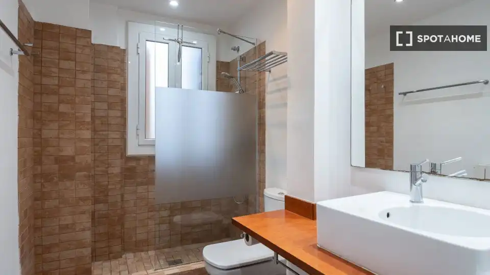 Habitació a Sant Pere, Sta. Caterina i la Ribera