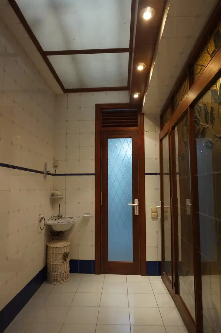 Baño de Piso en venta en Elche / Elx con Aire acondicionado, Trastero y Balcón