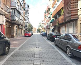 Vista exterior de Local en venda en  Madrid Capital