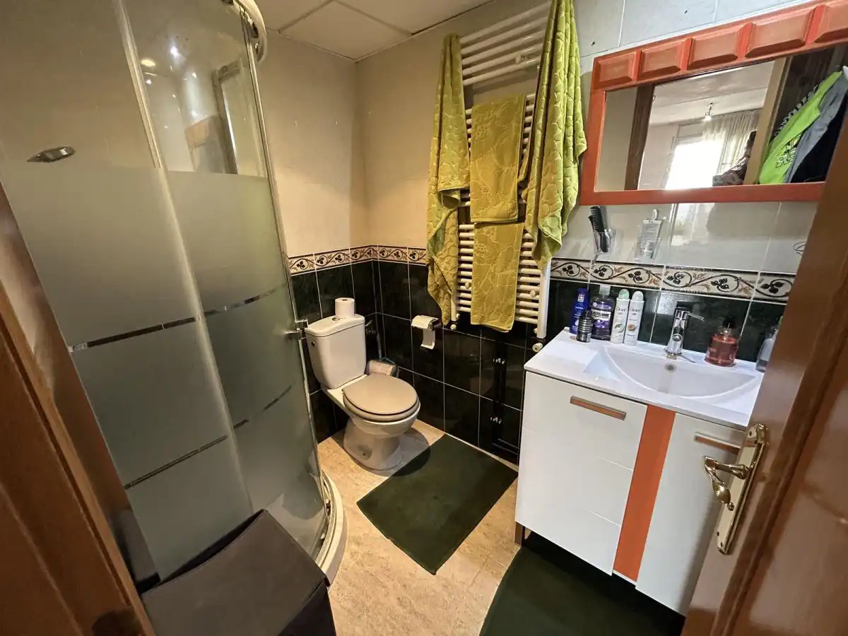 Baño de Apartamento en venta en La Ràpita con Aire acondicionado, Calefacción y Terraza
