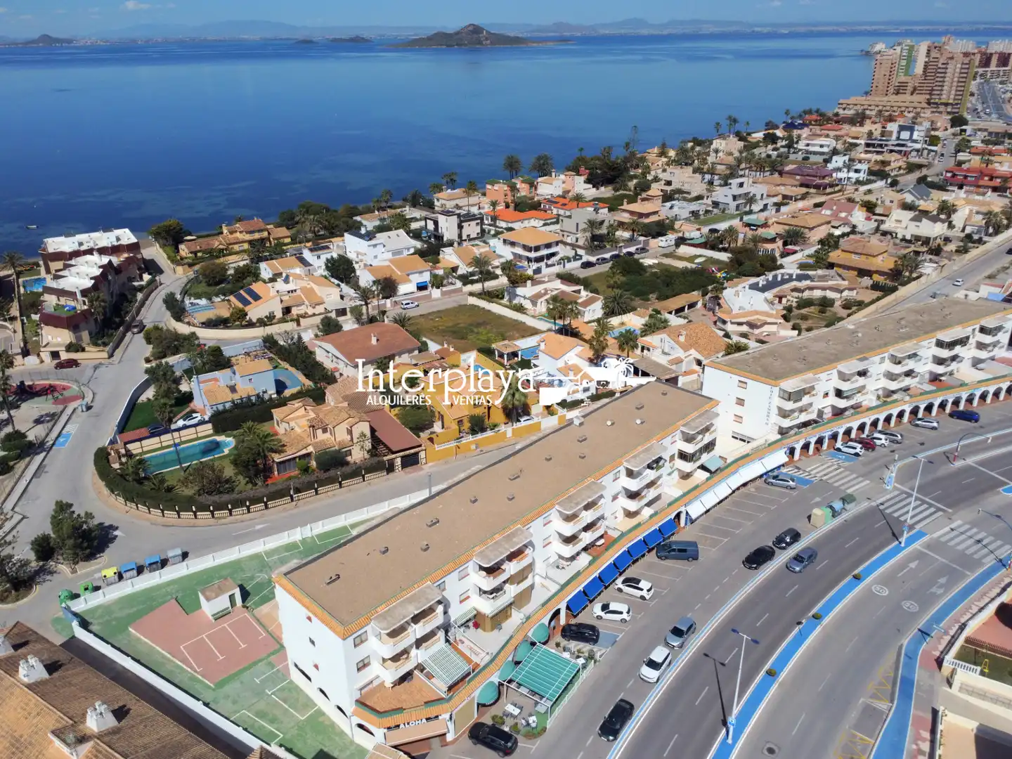 Vista exterior de Apartament en venda en La Manga del Mar Menor amb Aire condicionat, Terrassa i Moblat