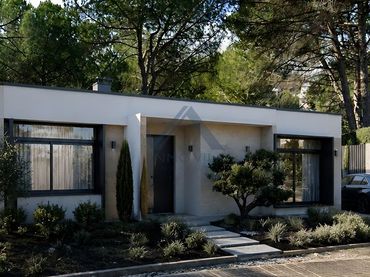 Casa amb piscina en venda a D'Ernest Hemingway