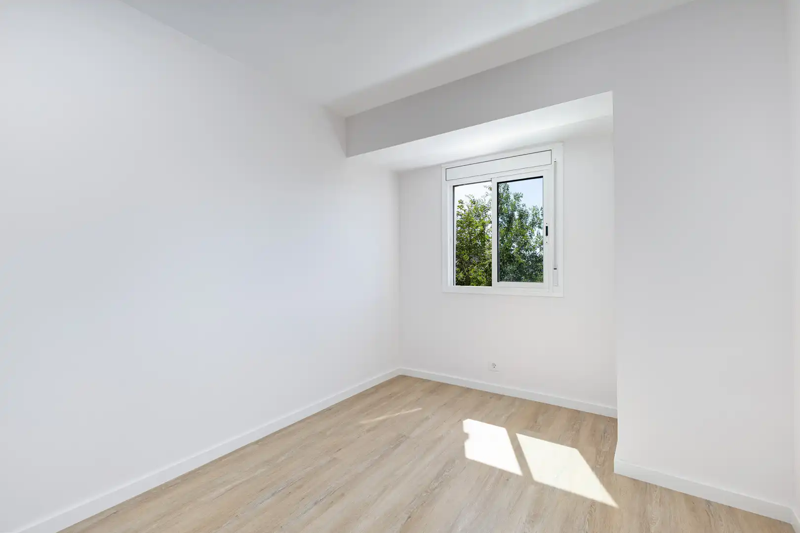 Habitación de Piso en venta en Badia del Vallès con Horno, Balcón y Alarma