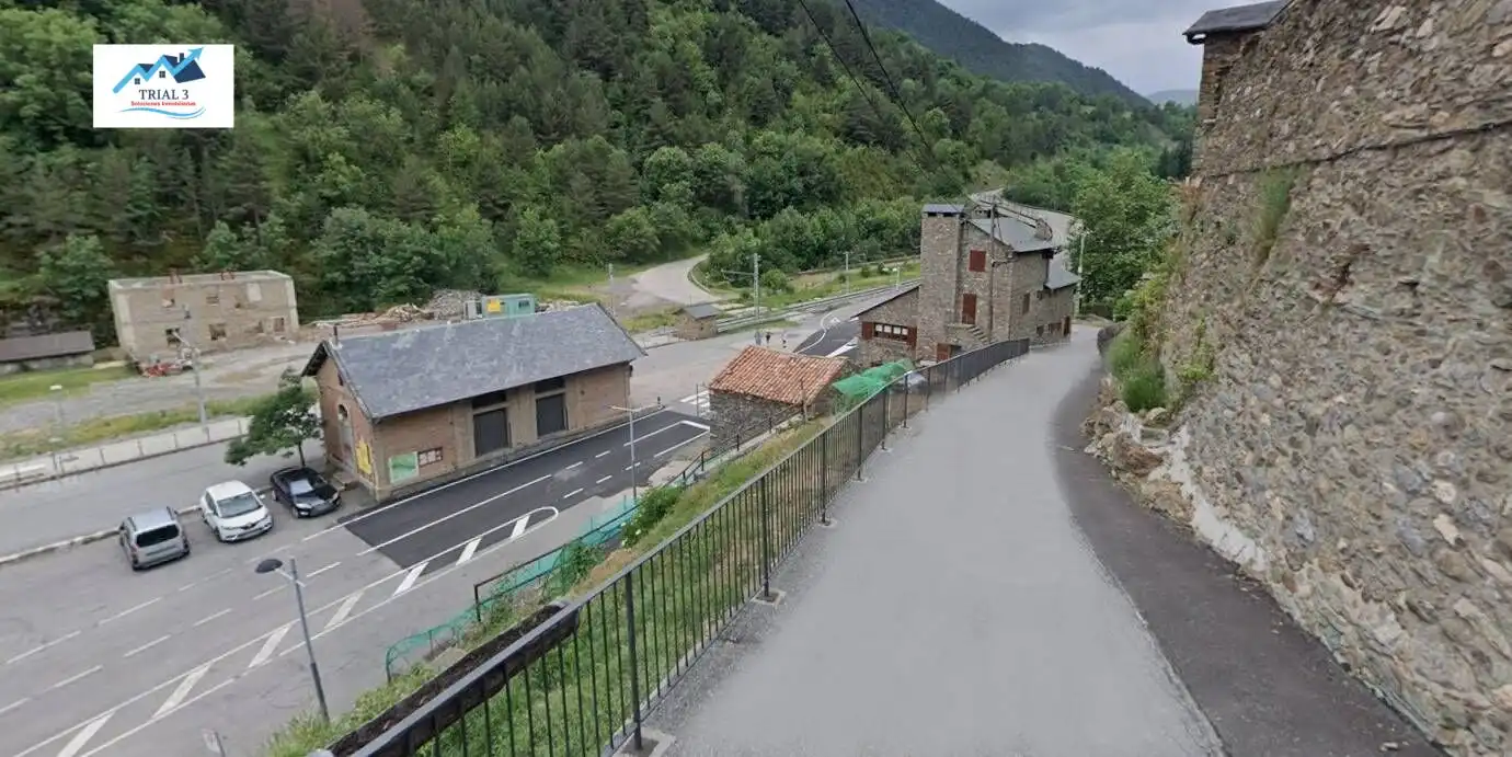 Vista exterior de Piso en venta en Toses con Jardín privado