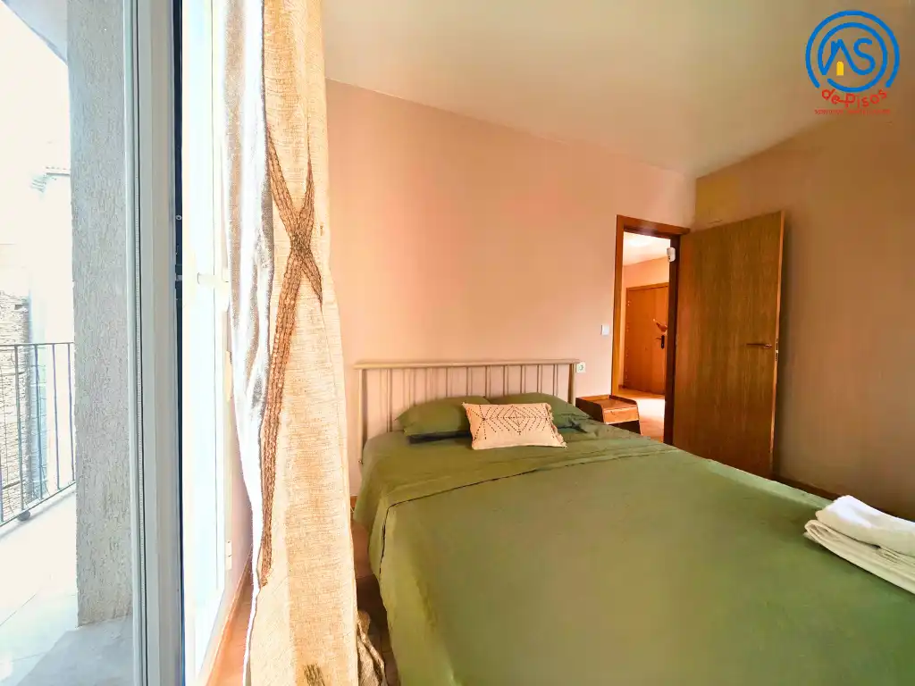 Dormitori de Apartament de lloguer en Zaragoza amb Calefacció, Parquet i Moblat