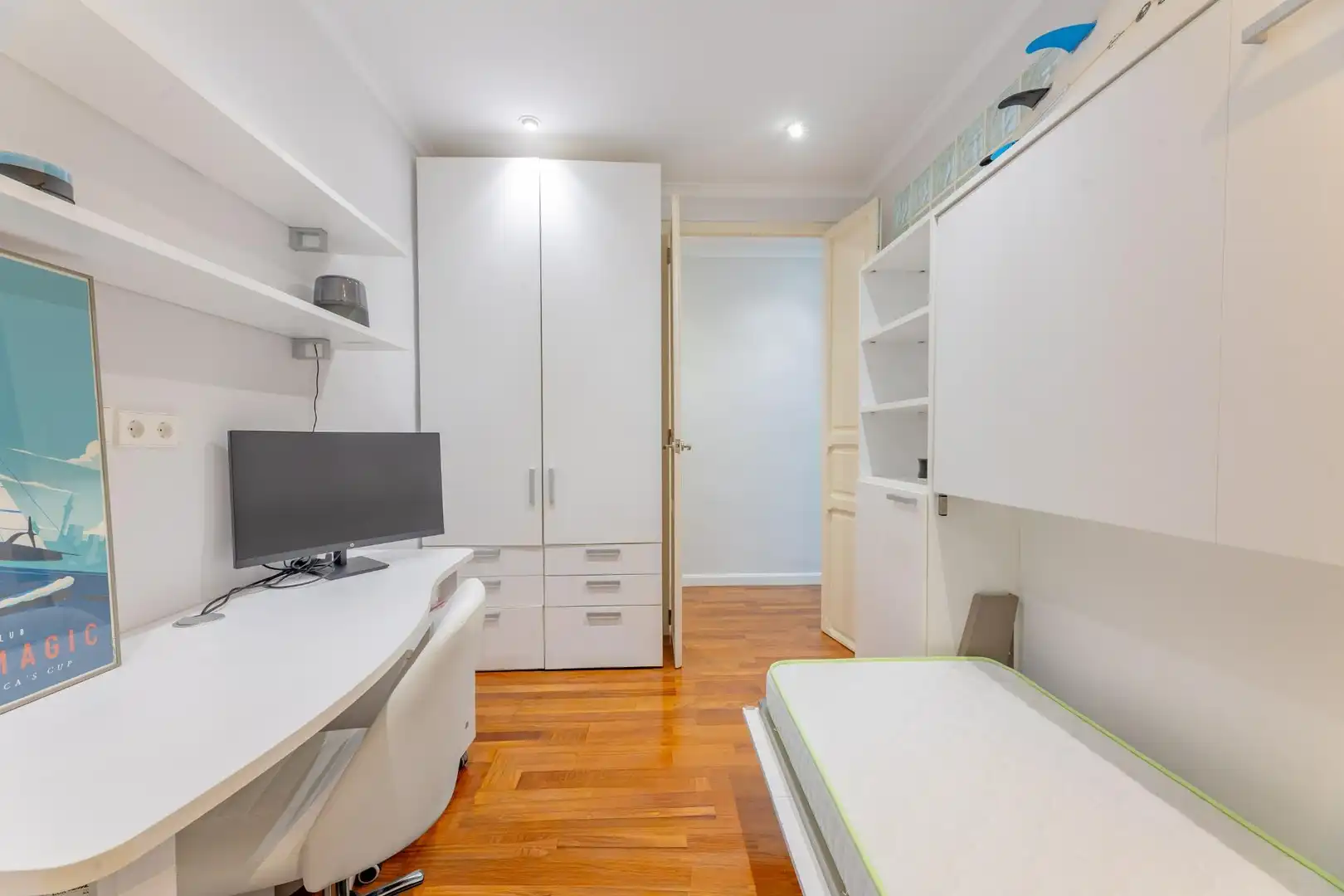 Habitación de Piso de alquiler en Valencia con Aire acondicionado, Calefacción y Amueblado