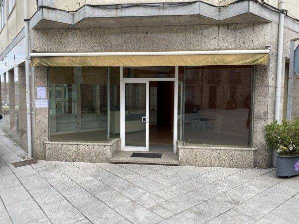 Local comercial en Alquiler en Arbo