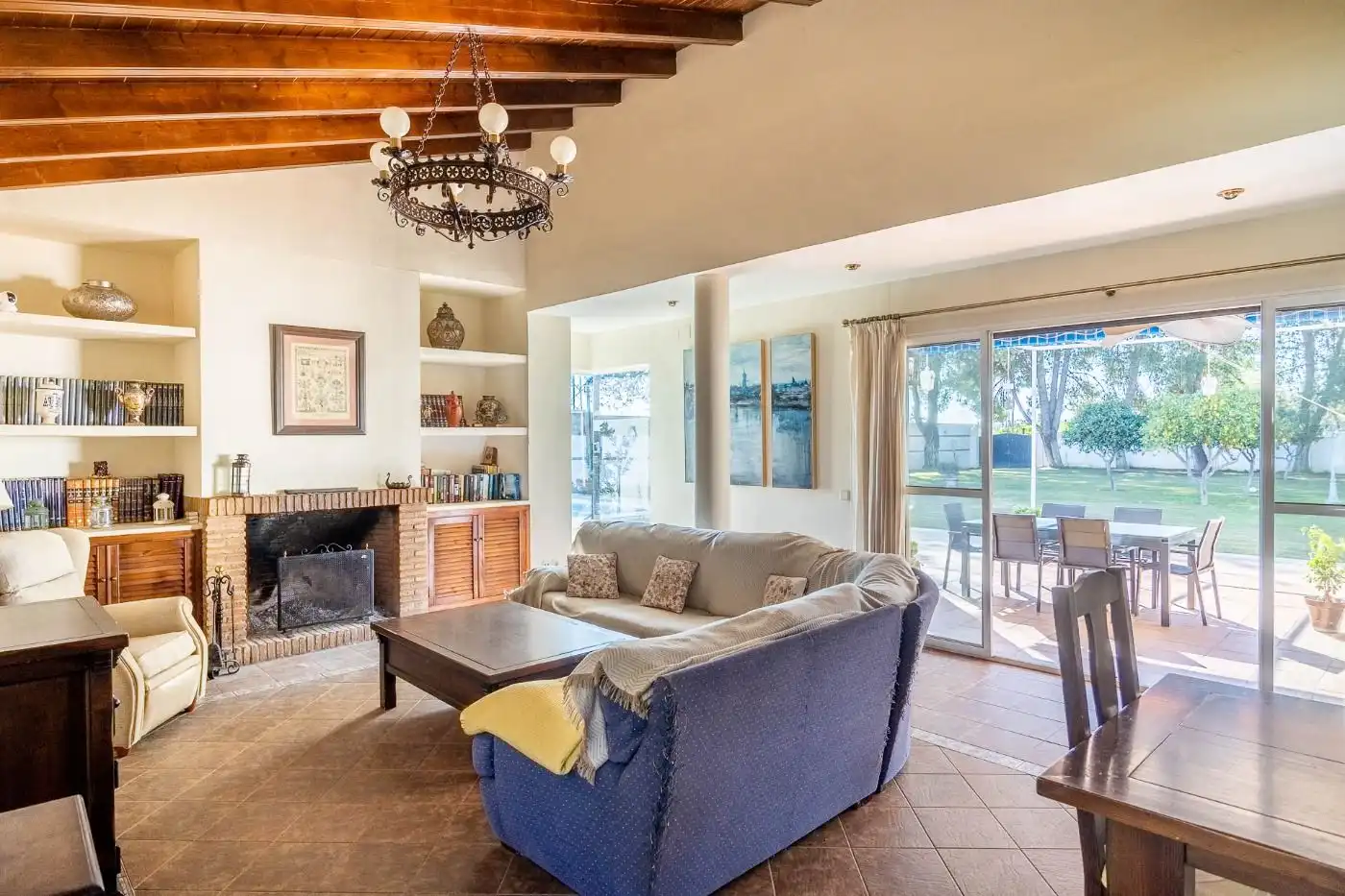 Sala de estar de Casa o chalet en venta en Carmona con Aire acondicionado, Jardín privado y Trastero