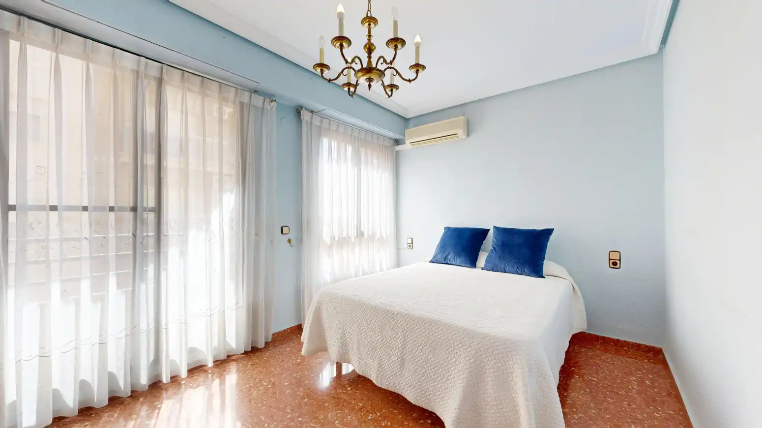 Habitación de Piso en venta en Torrent con Balcón