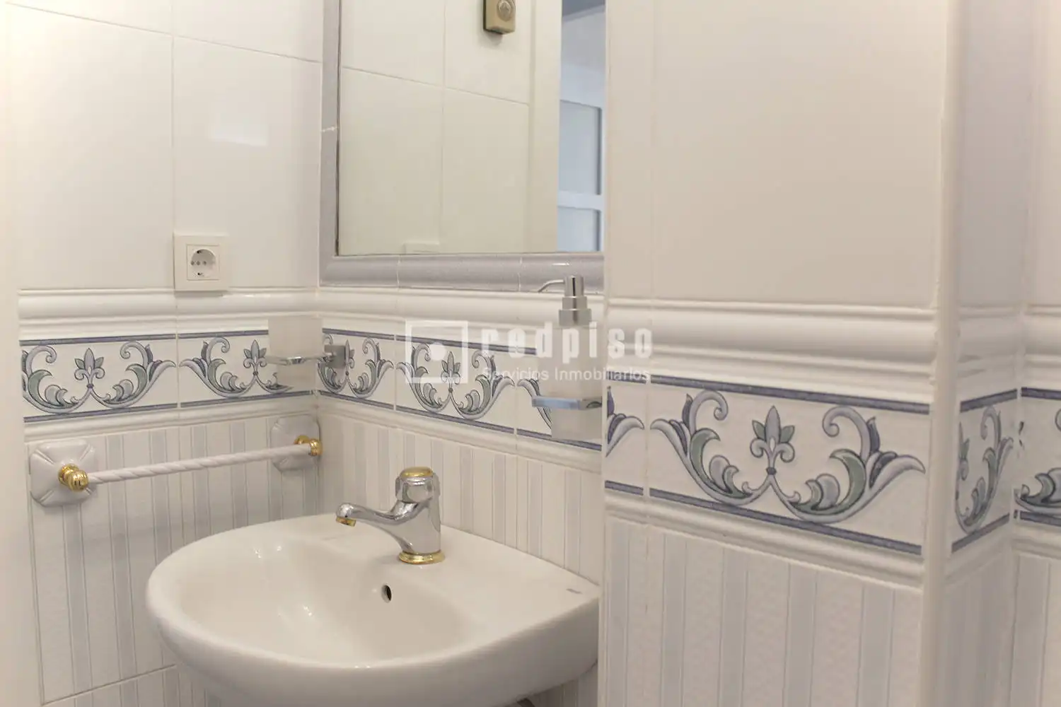 Bany de Casa o xalet de lloguer en Madrid amb Aire condicionat, Calefacció i Jardí privat