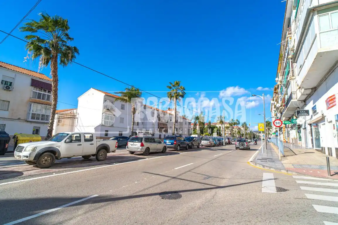 Vista exterior de Pis en venda en Vélez-Málaga amb Terrassa