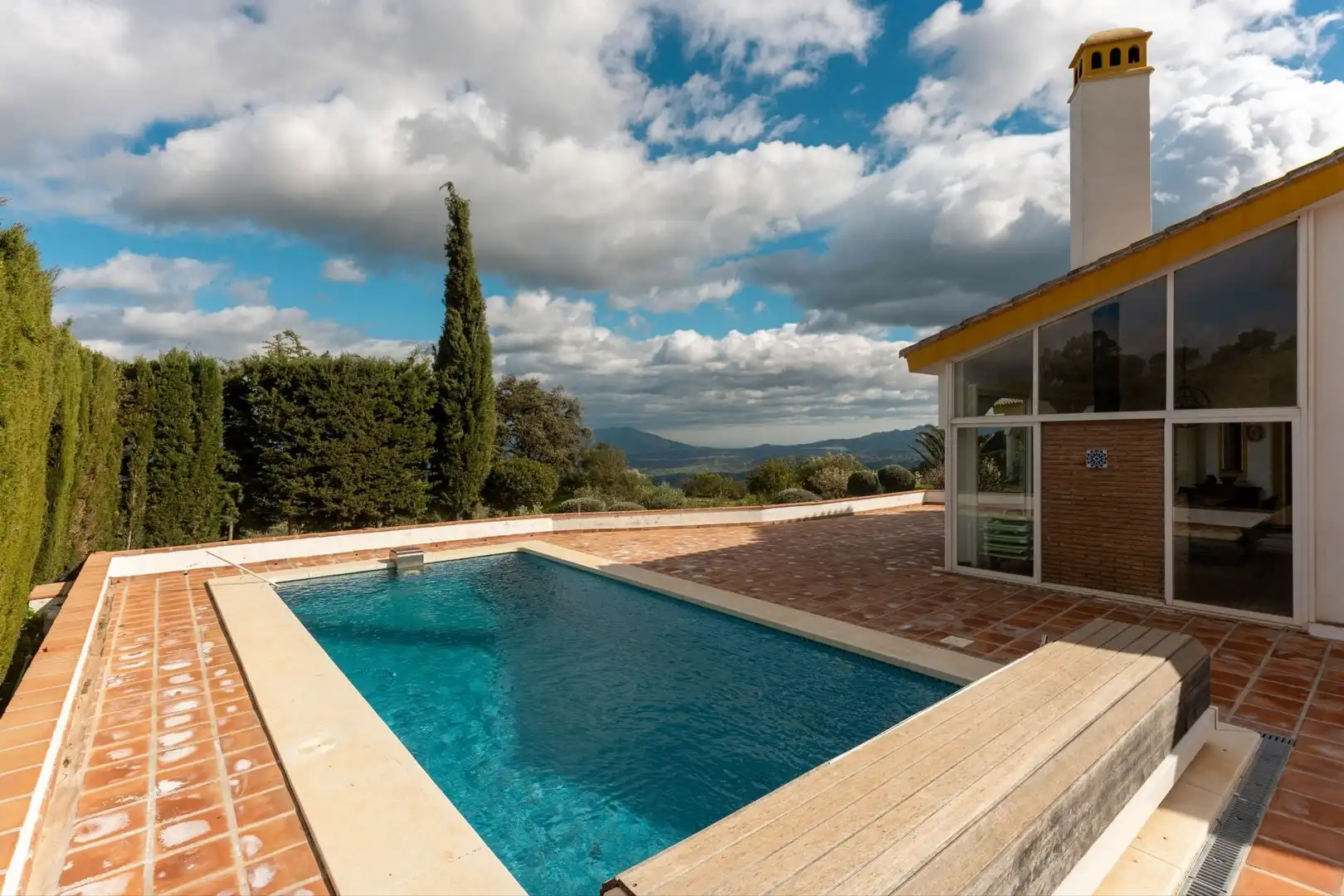 Piscina de Finca rústica en venda en Casarabonela amb Calefacció i Piscina